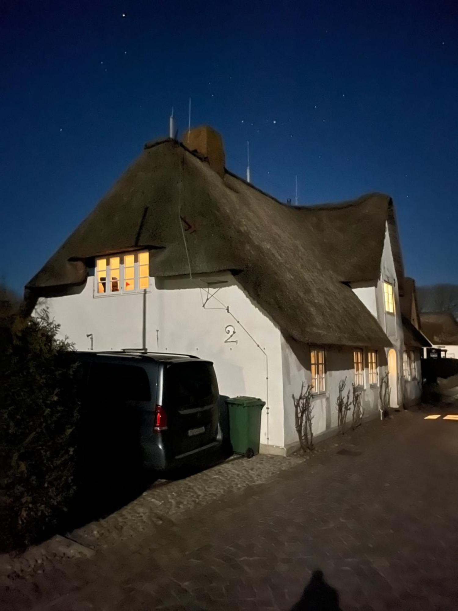 Ferienwohnung Kapitaenshaus Von 1712 - Neu Saniert Nieblum Exterior foto