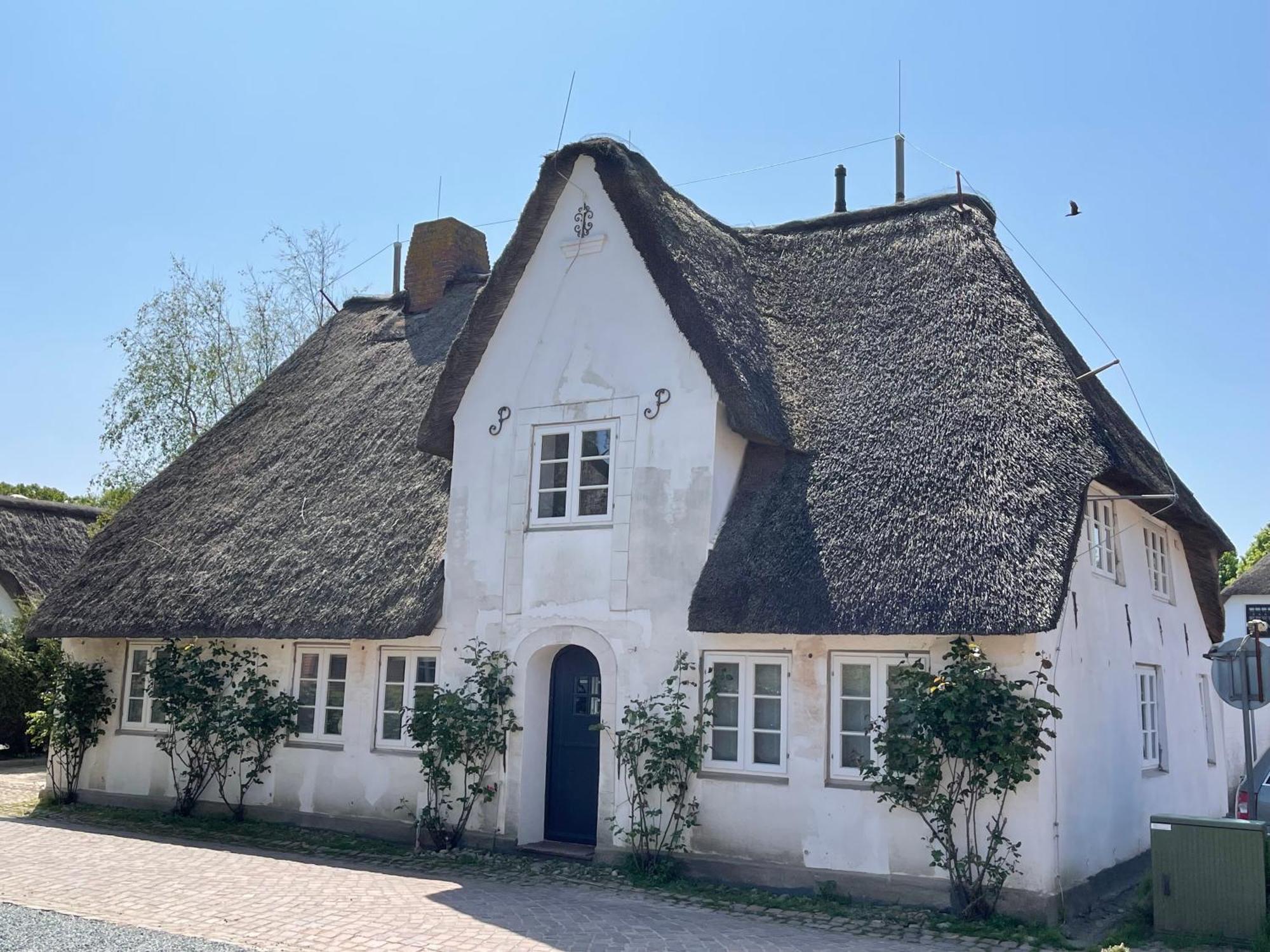 Ferienwohnung Kapitaenshaus Von 1712 - Neu Saniert Nieblum Exterior foto